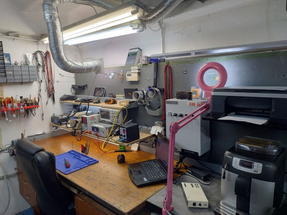 Naprawa elektroniki i automatyki przemysłowej.