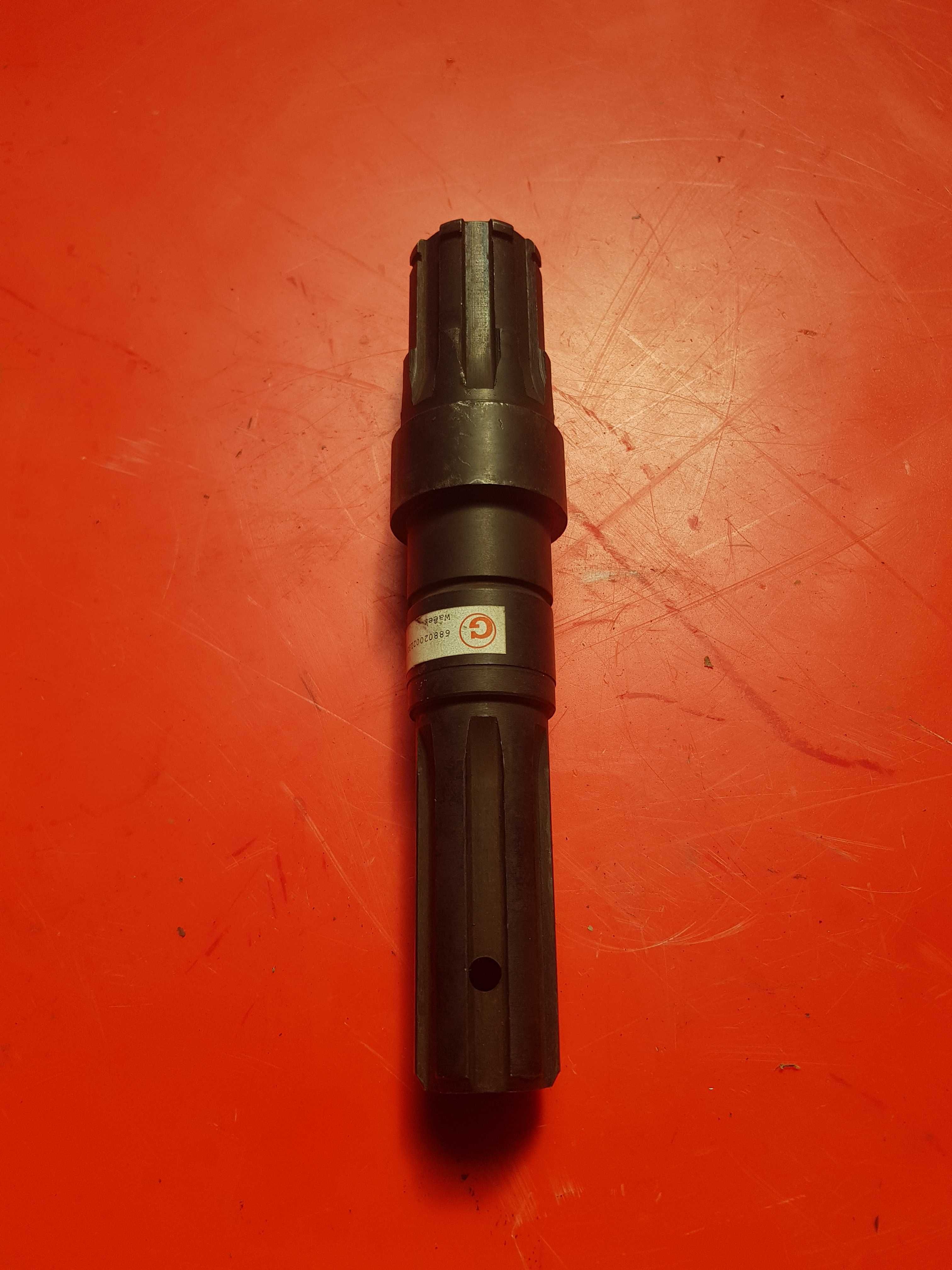 Wałek krótki napędu bębna 233mm Rozrzutnik Fortschritt T-088