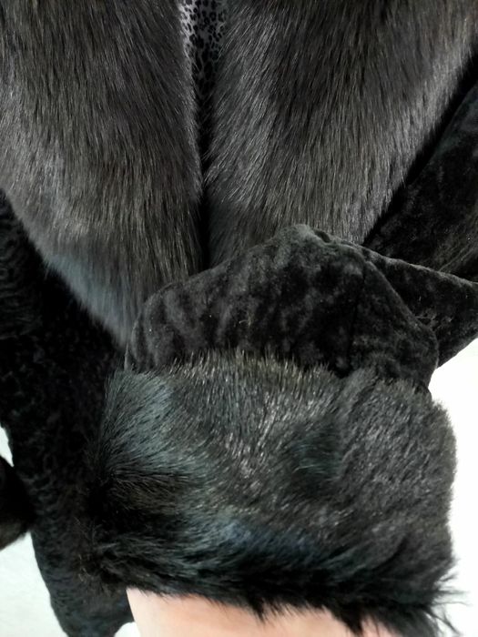 Шуба жіноча зимова