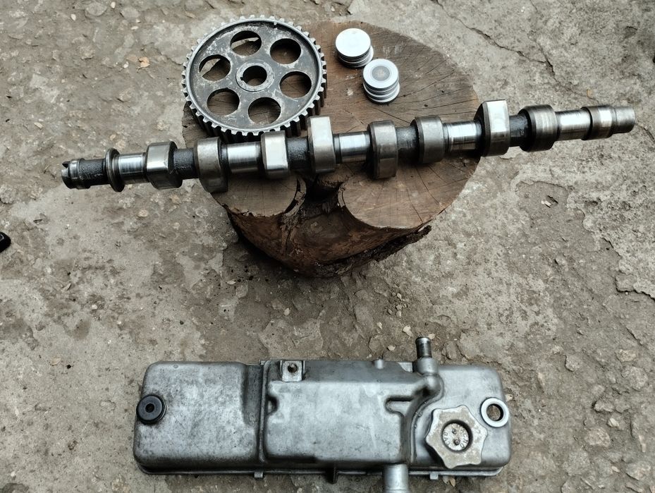 ГБЦ ваз 2108  распредвал , прокладка , шайба с натяжным роликом