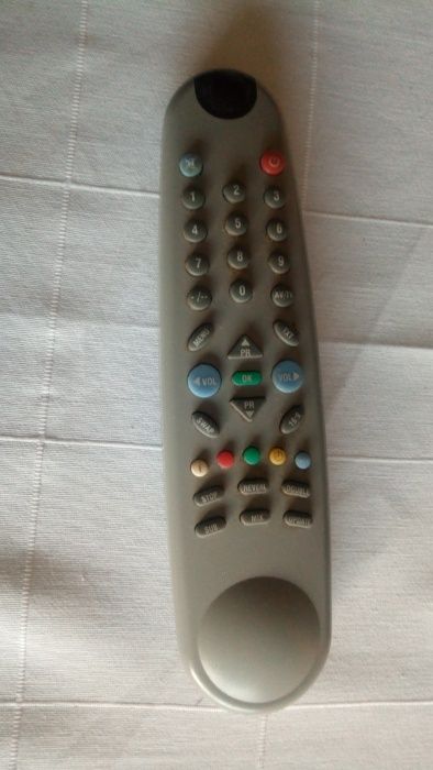 Televisão Sanitron a cores