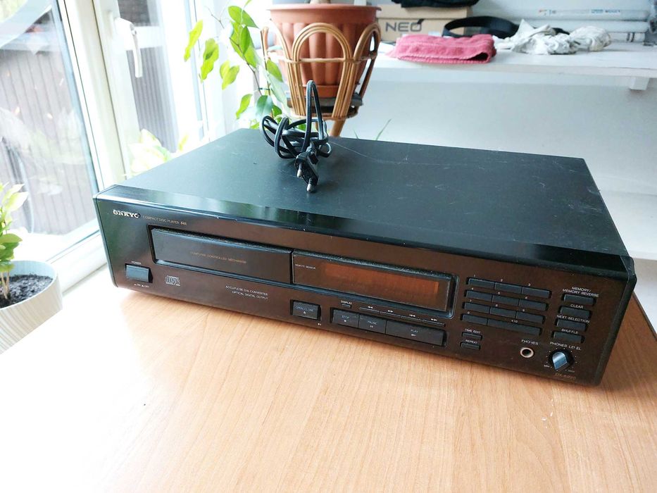 Odtwarzacz CD ONKYO DX-6920