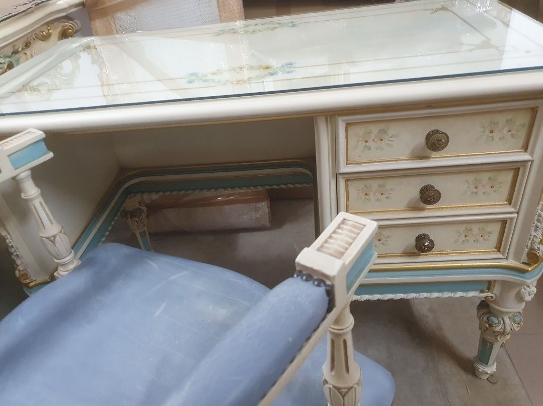 Włoskie biurko z krzesłem Silik