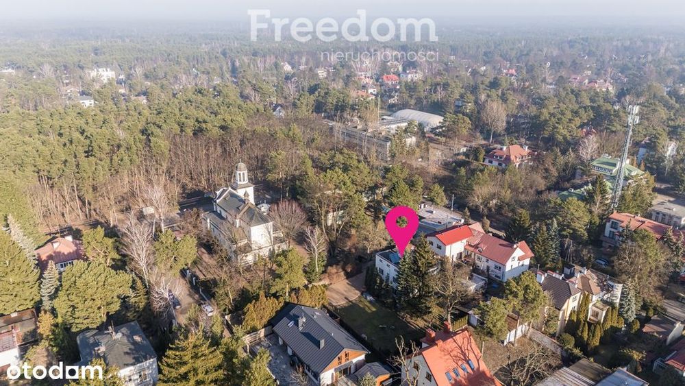 Przestrzeń dla Dwóch Rodzin w Idealnym Otoczeniu