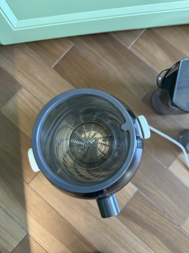 Соковижималка Philips HR1855/80 800Вт