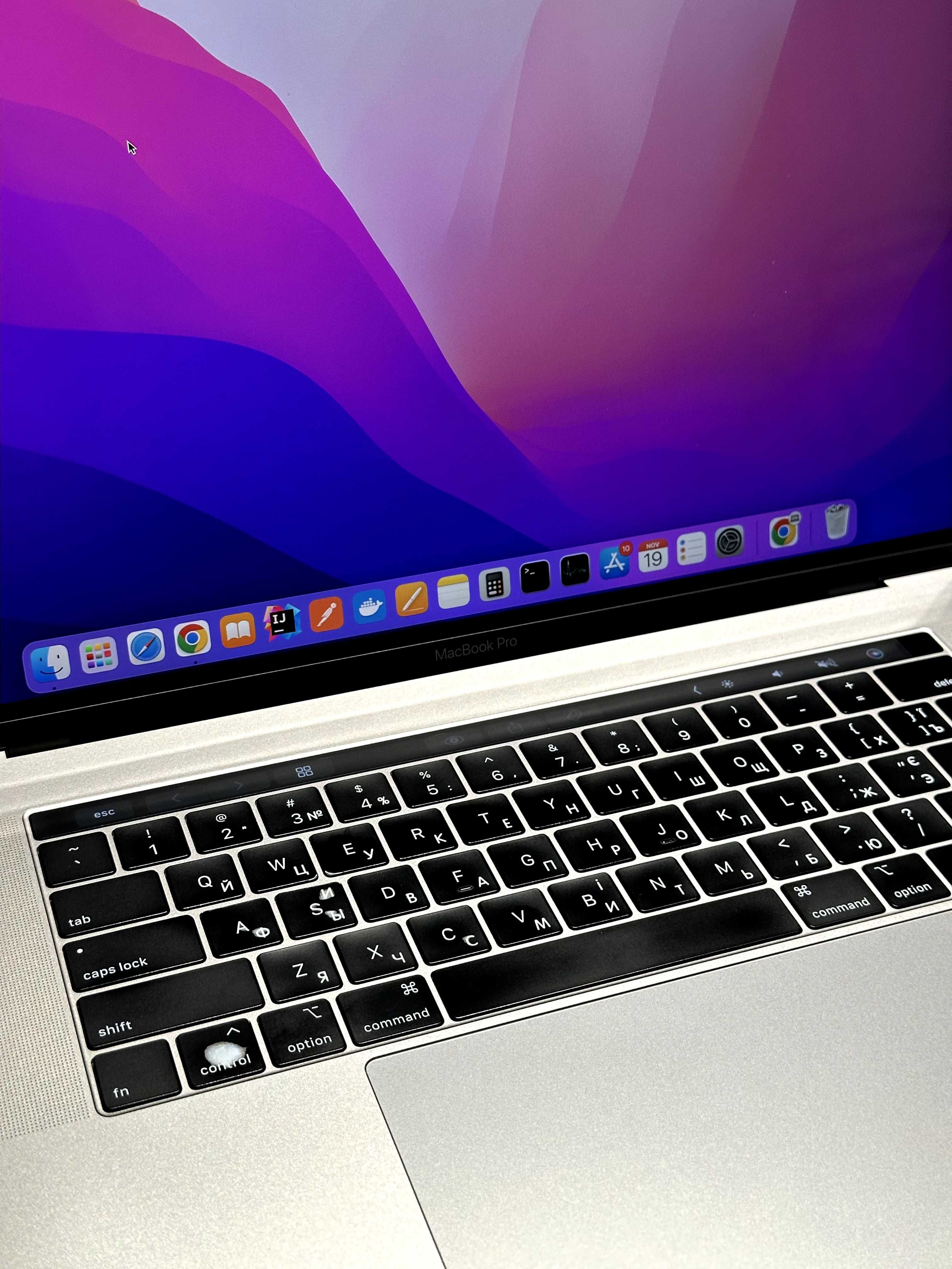 MacBook Pro 15 2018 Core i7, 16 GB RAM, 512 GB SSD