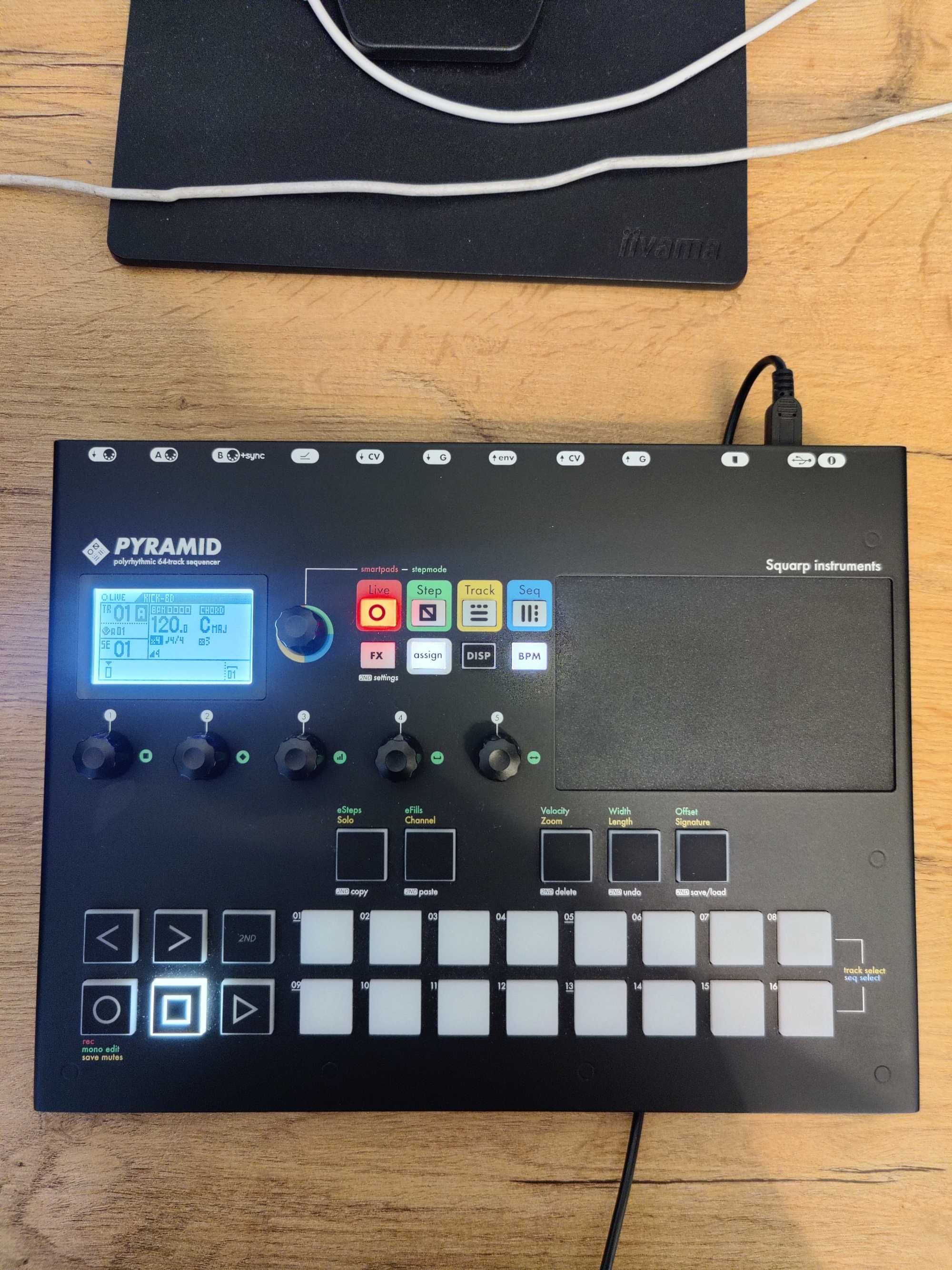 Sekwencer Squarp Pyramid MK3