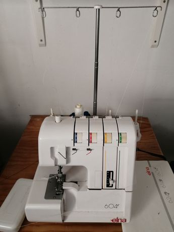 Máquina de costura corte e cose ELNA 604E