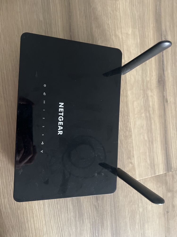 Router Netgear AC1220 R6220
