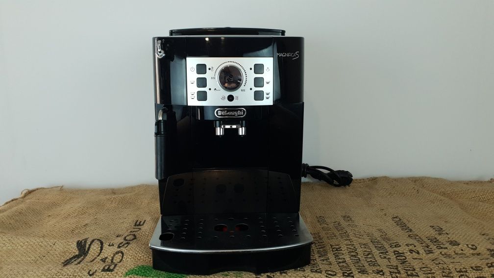 DeLonghi Magnifica S ECAM 22.110.B Automat Młynek