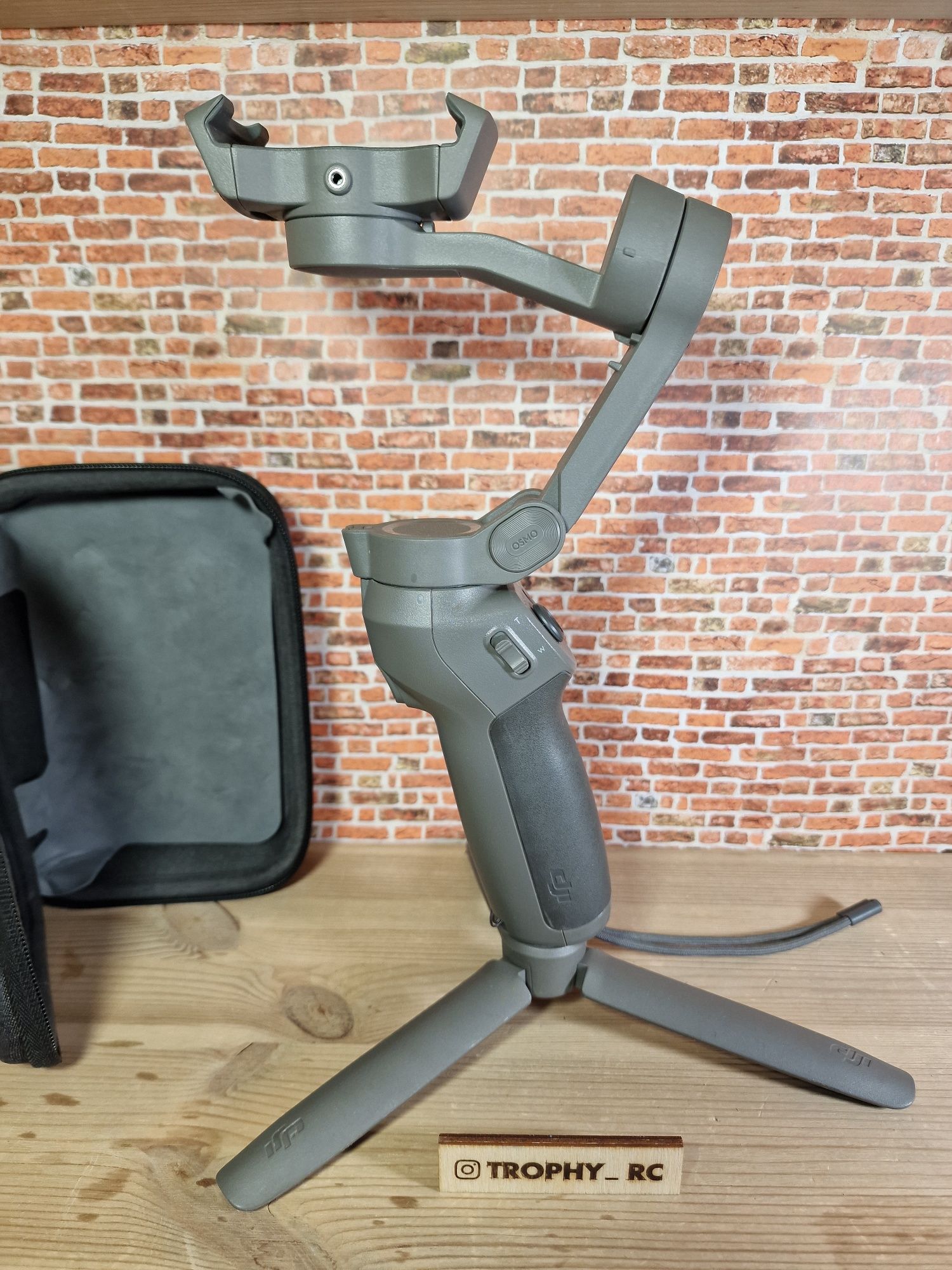 DJI osmo mobile 3 стабилизатор для мобильного телефона