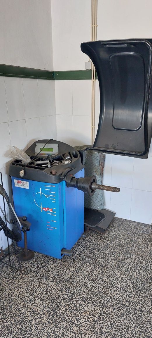 Maquina calibrarpneus e desmontar pneus