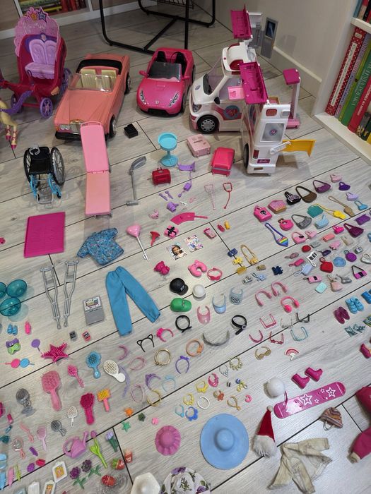 BARBIE ogromny zestaw XXL. DOMEK, garaż, POJAZDY,  ubranka, AKCESORIA,