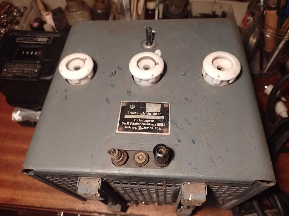 Sprzedam prostownik zabytkowy niemiecki na selenach rarytas