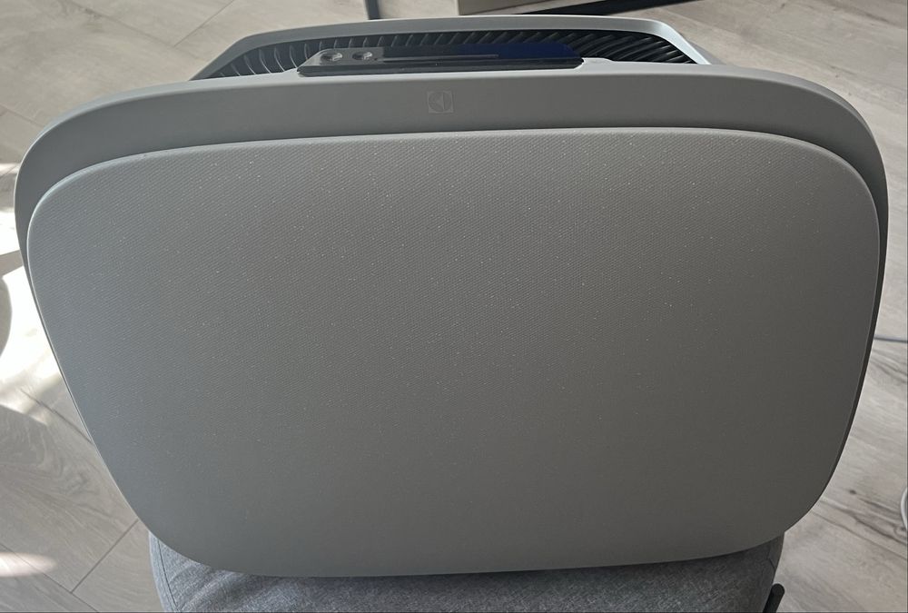 Oczyszczacz powietrza Electrolux + 2 filtry