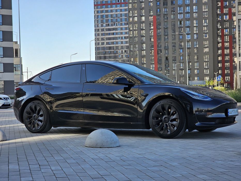 Продам Tesla Model 3