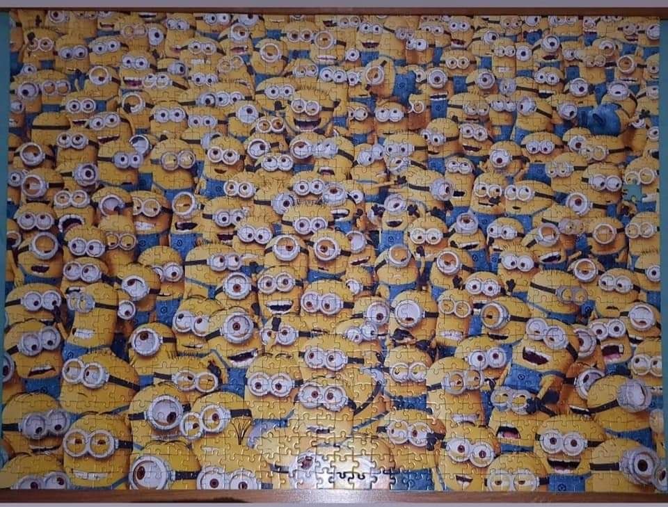 Puzzle 1000 elementów minionki