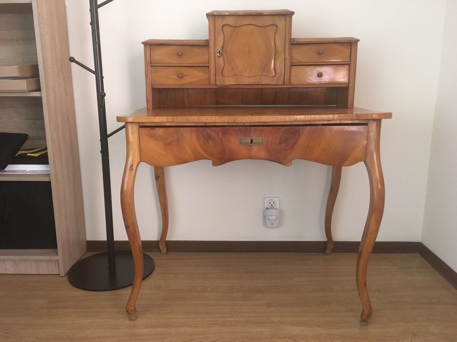 czereśniowe Ludwikowskie biureczko/toaletka