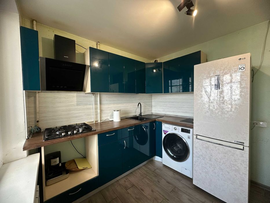 Продаж квартири з ремонтом, вул. Малишка, 37. До метро 3 хвилини пішки