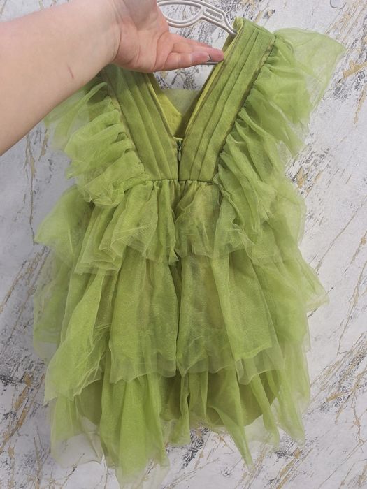 Сукня платье пишна святкова зелёная фатін