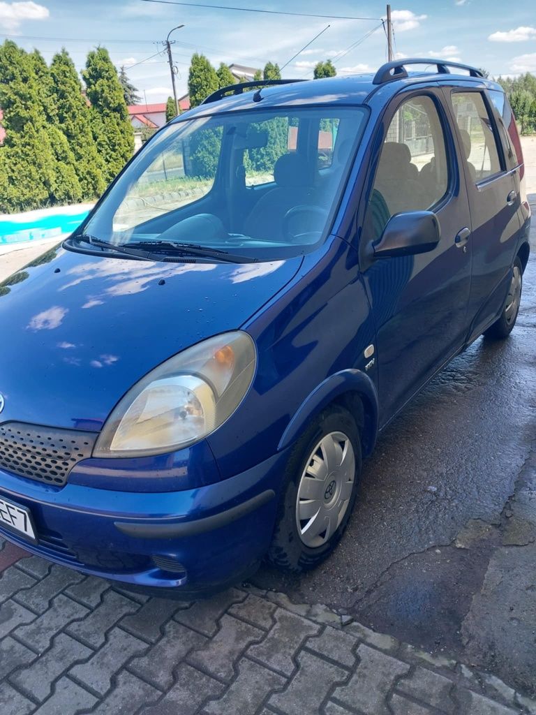 Toyota Yaris Verso