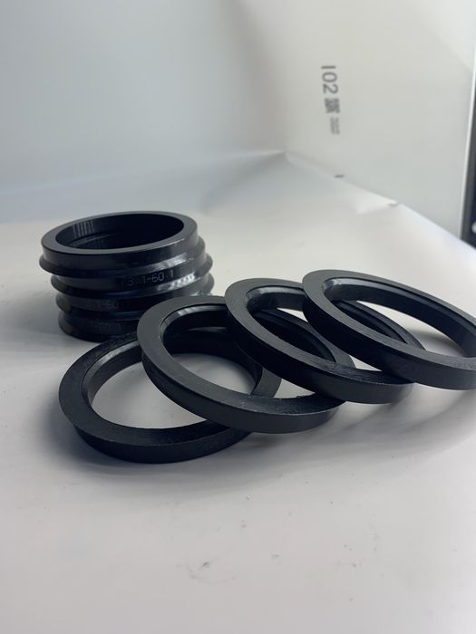 Проставочное центровочное кольцо 73,1 / 60,1 для автомобильных дисков.