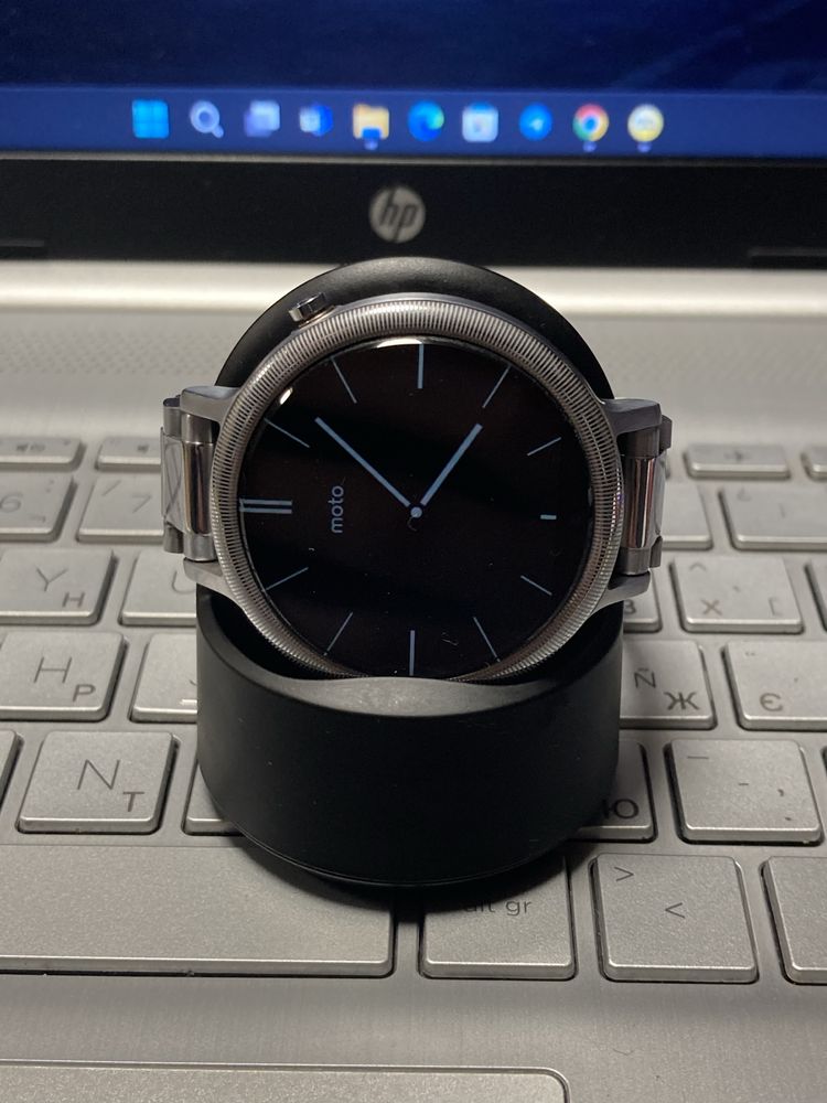 Смарт годинник Motorola Moto 360 2nd Gen