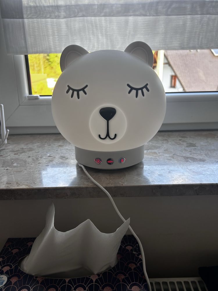 Baby Dream Machine lampka nocna z nawilzaczem powietrza, czerowne