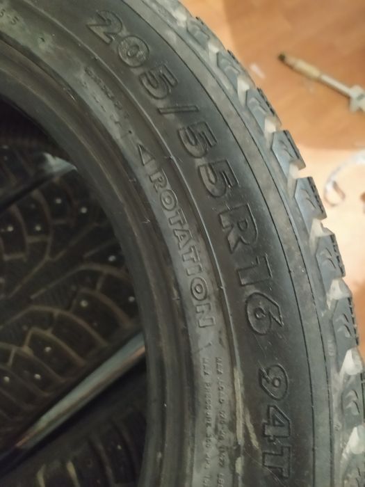 Гума зимова шиповпна 205 55 16 Nokian Hakkapelitta