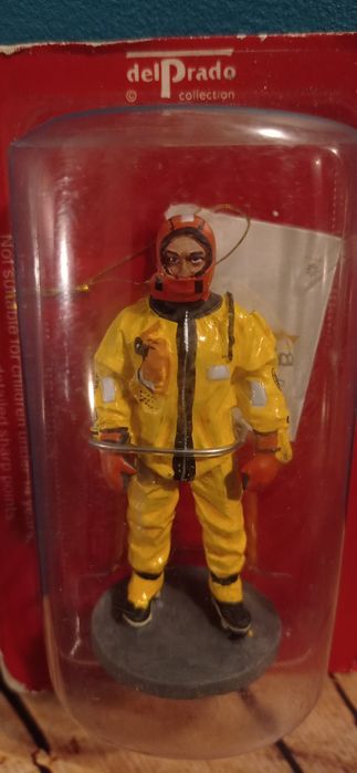 delPrado seria Strażacy świata strażak - nurek 2003 r. figurka nowa