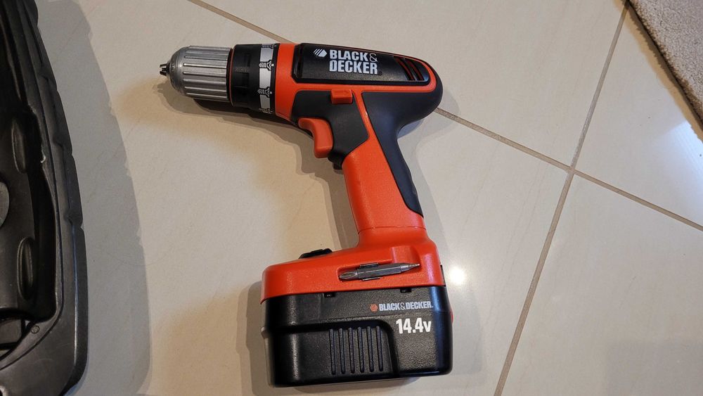 Wkrętarka akumulatorowa BLACK DECKER dwa akumulatory wiertarka