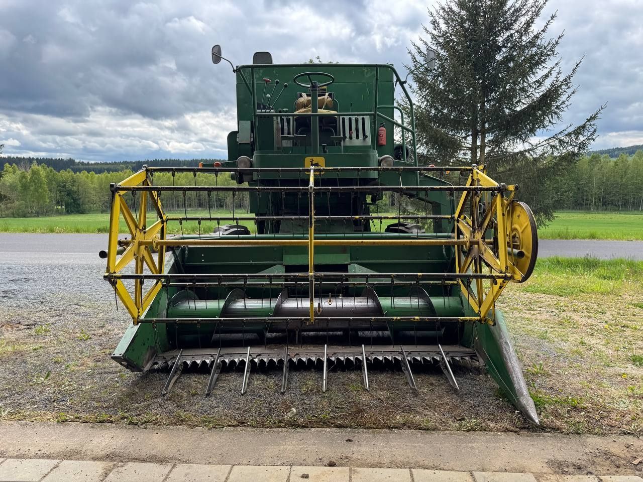 Комбайн свіжопригнаний John Deere 935