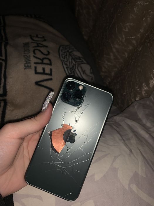 Продаю айфон 11 про ,терміново