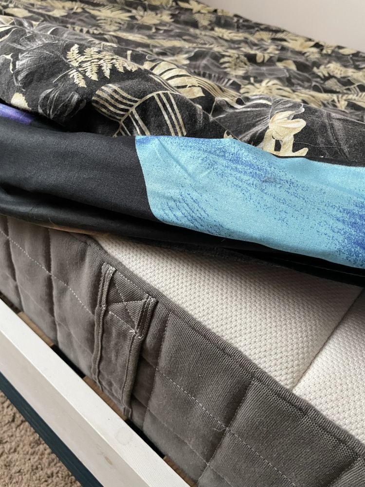 Łóżko Ikea 90x200 + materac Ilea średnio twardy + stolik nocny