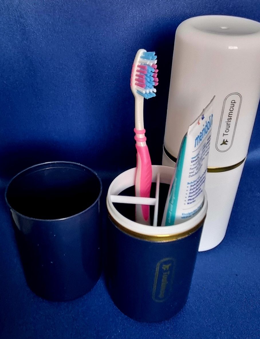 Etui pojemnik podróżny na szczoteczki pastę
