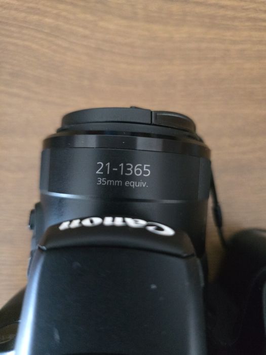 Canon PowerShot SX70 HS – Zoom 65x (21-1365mm)