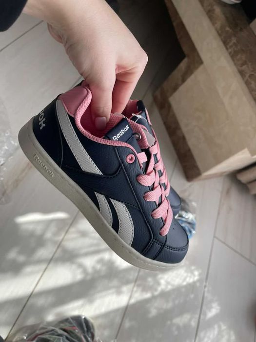Кроссовки б/у Reebok для дівчинки 19 см