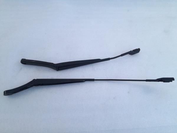 Haste / braço de escova limpa vidros frente direita SEAT Ibiza IV ST (