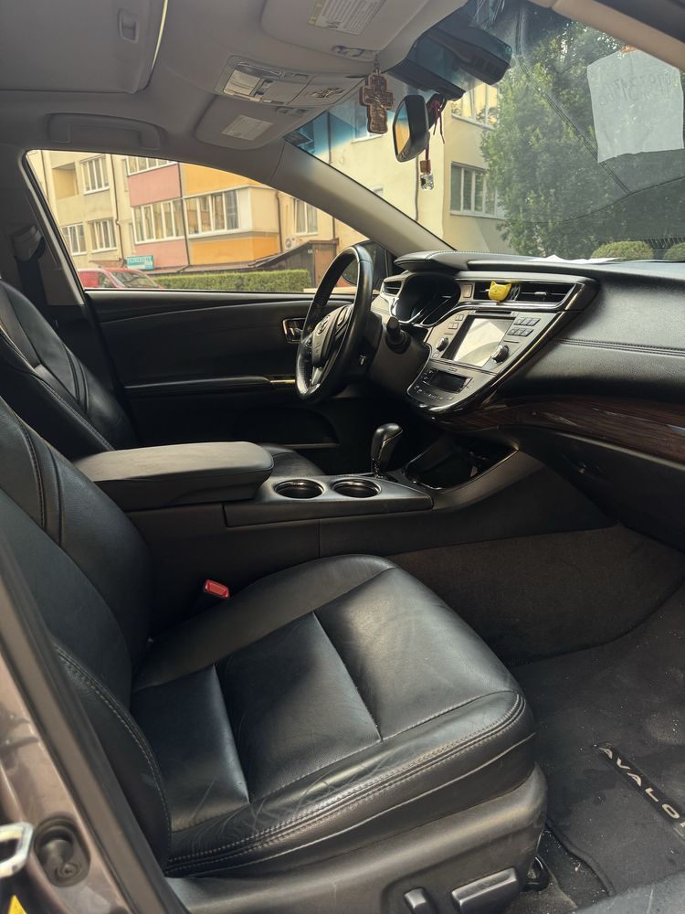 Продам Toyota Avalon