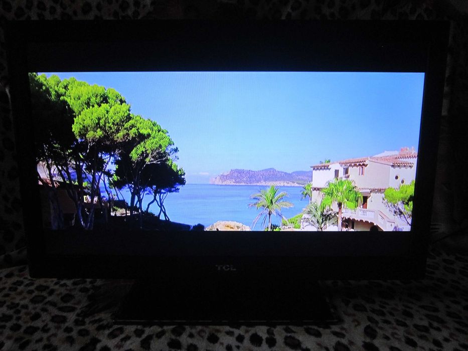Телевизор LCD TCL 32F4300 с Usb выходом