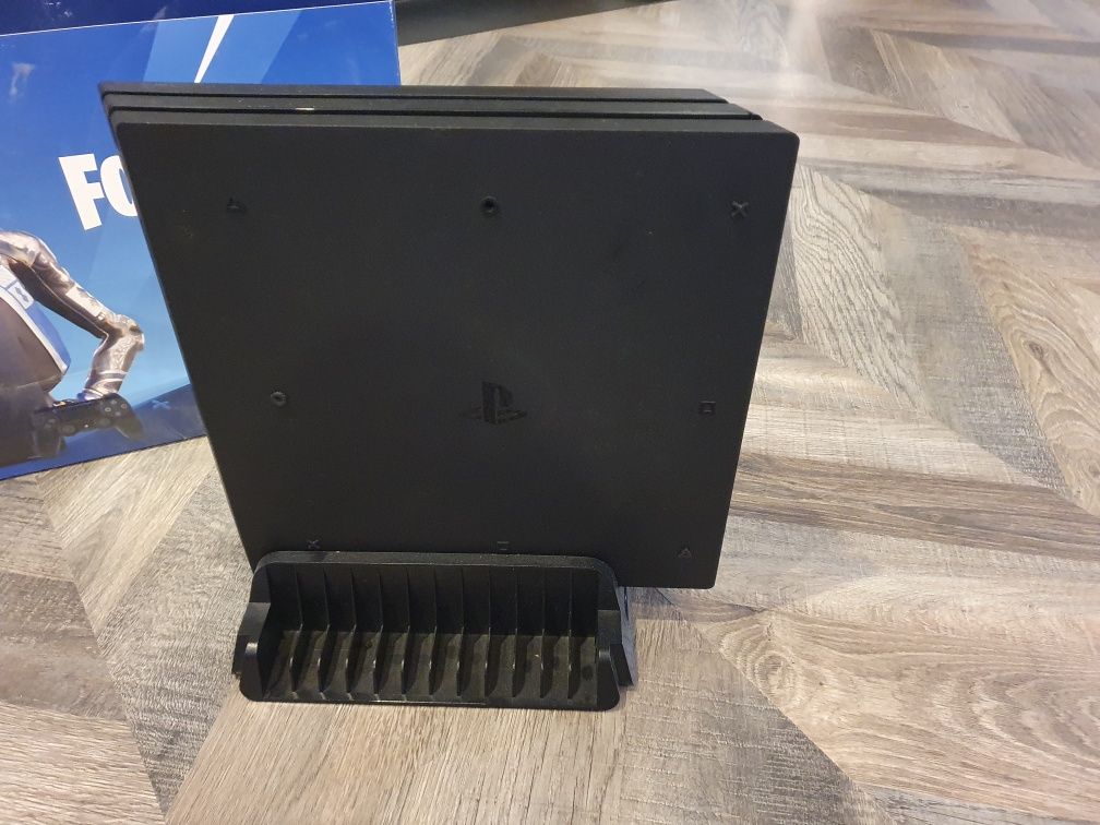 Play Station PS4 Pro 1Tb