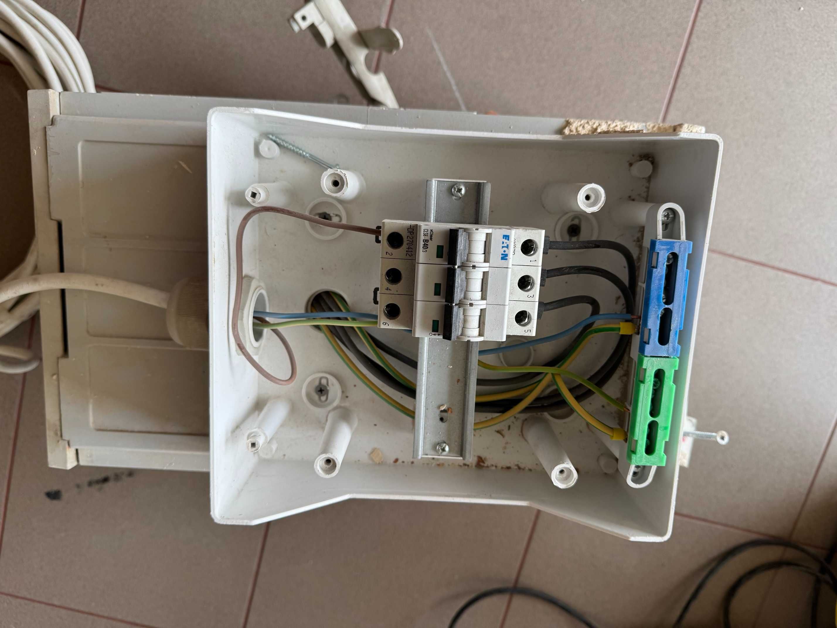 rozdzielnia elektryczna budowlana