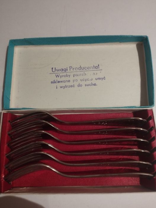 Widelczyki deserowe, niklowane.