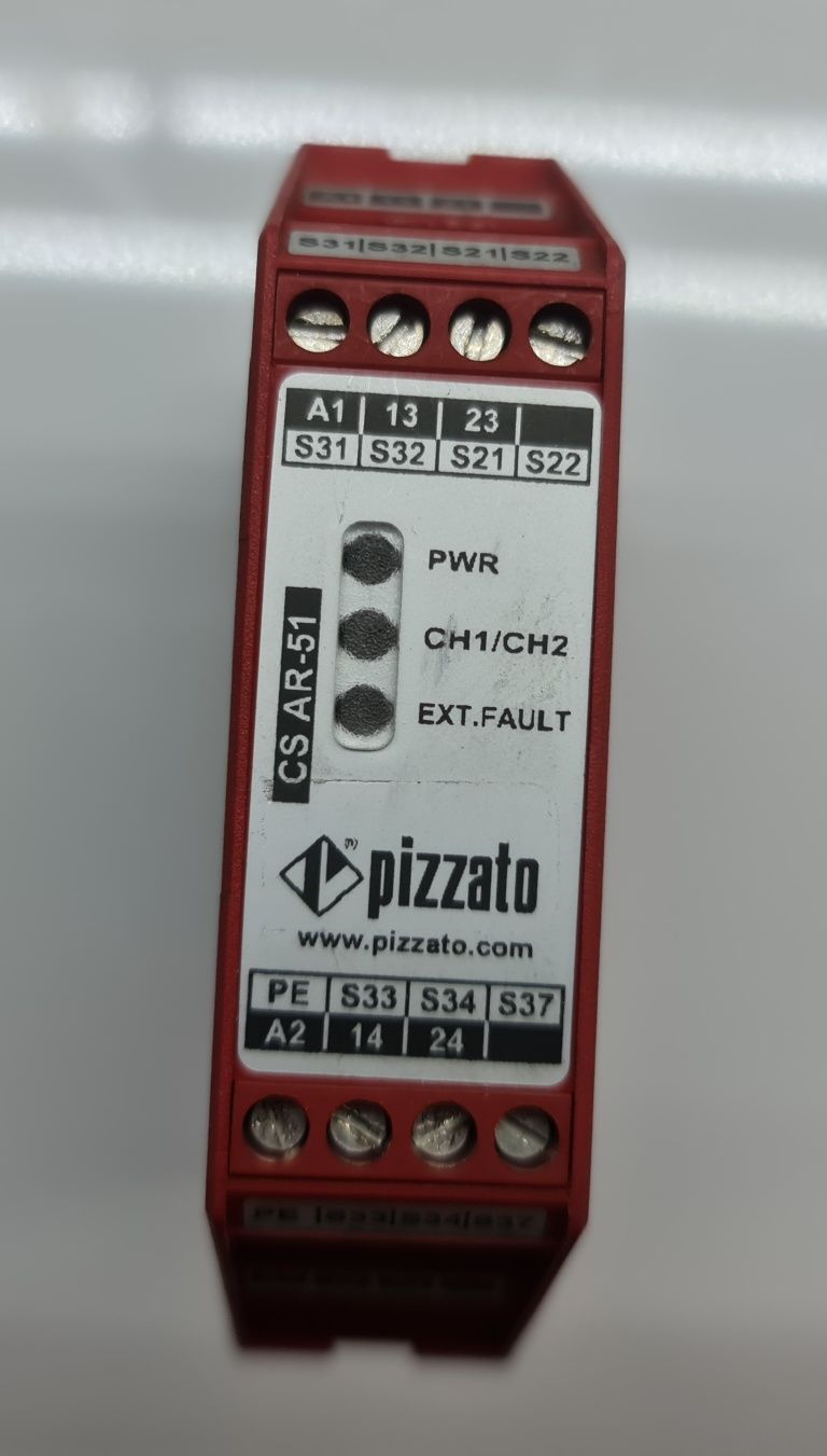 Rele de segurança  Pizzato CSAR-5V024