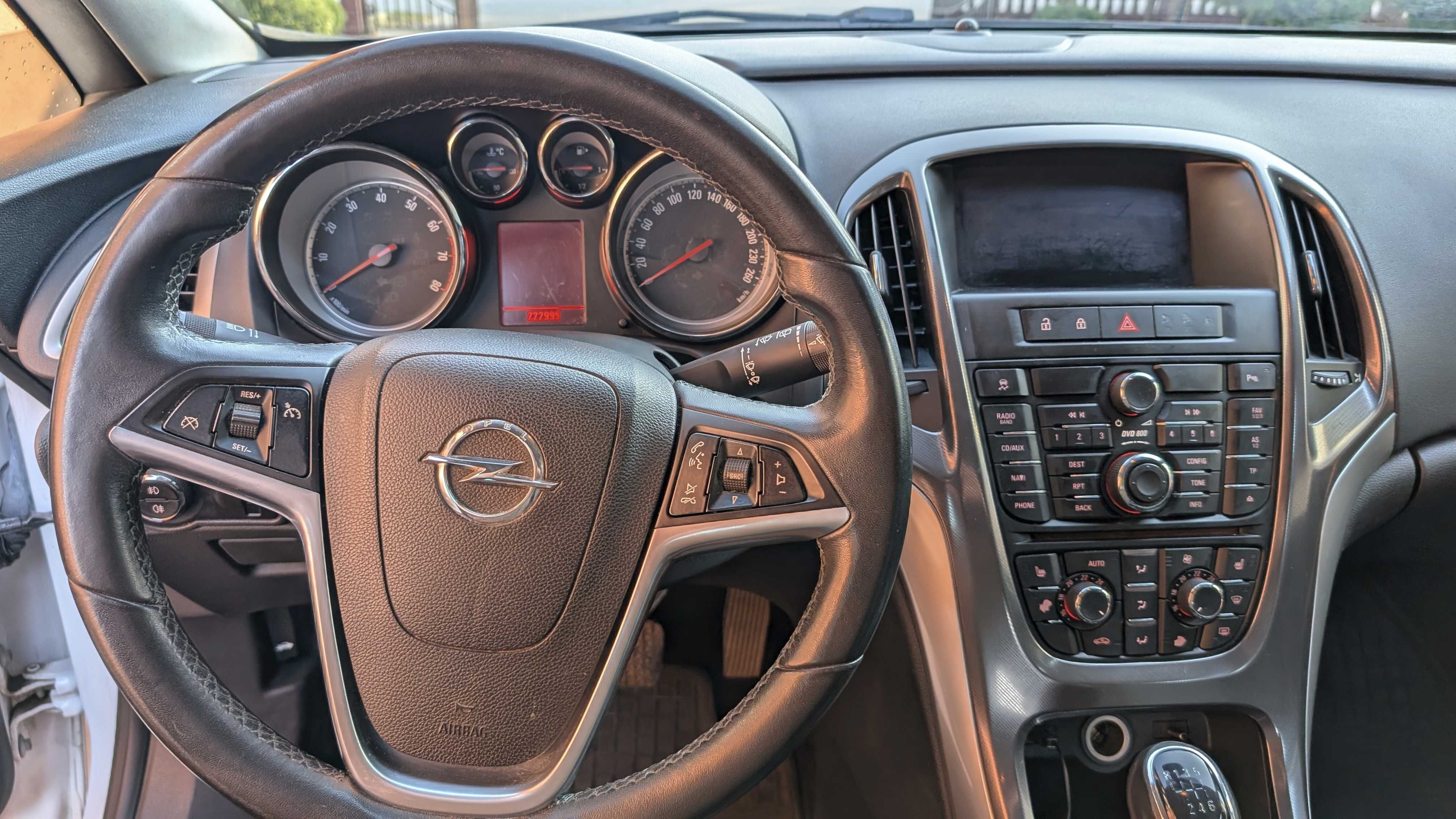 Opel Astra J 1.6 turbo 2010 r.