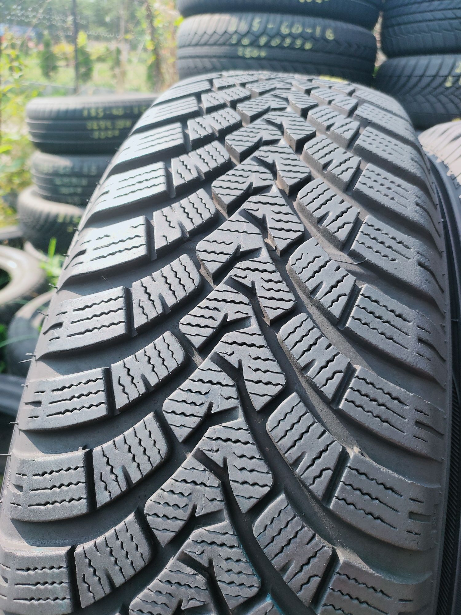 215/65r17 Falken EuroWinter HS01 2021r 7,5mm