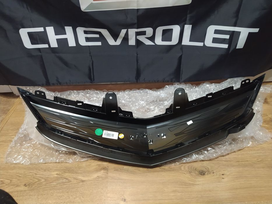 Chevrolet Bolt 17-21р решітка гриль ОРИГІНАЛ Болт 42497949 в НАЯВНОСТІ