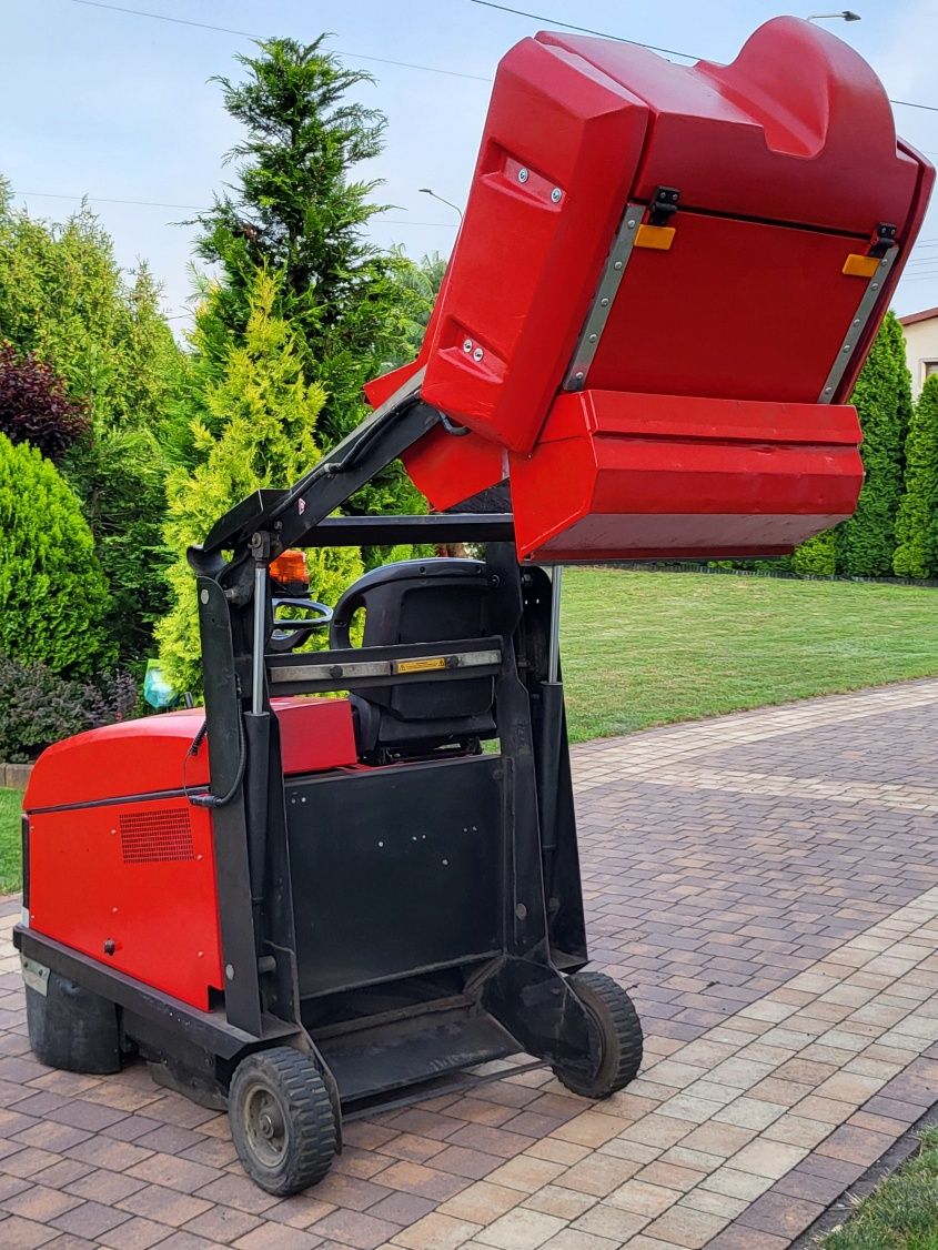 Zamiatarka OTTO H TOP spalinowa, z wysypem hydraulicznym [nie KARCHER]
