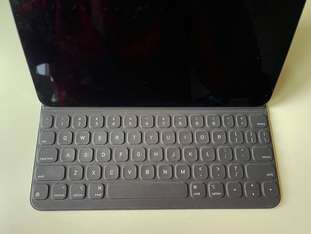 Capa Teclado Apple Smart Keyboard Folio iPad Pro de 11'' - Layout US