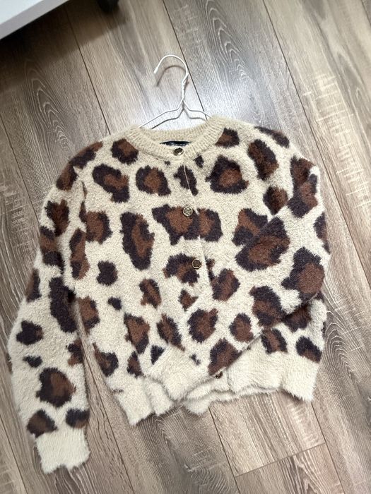 Светр зара у смужку, принт